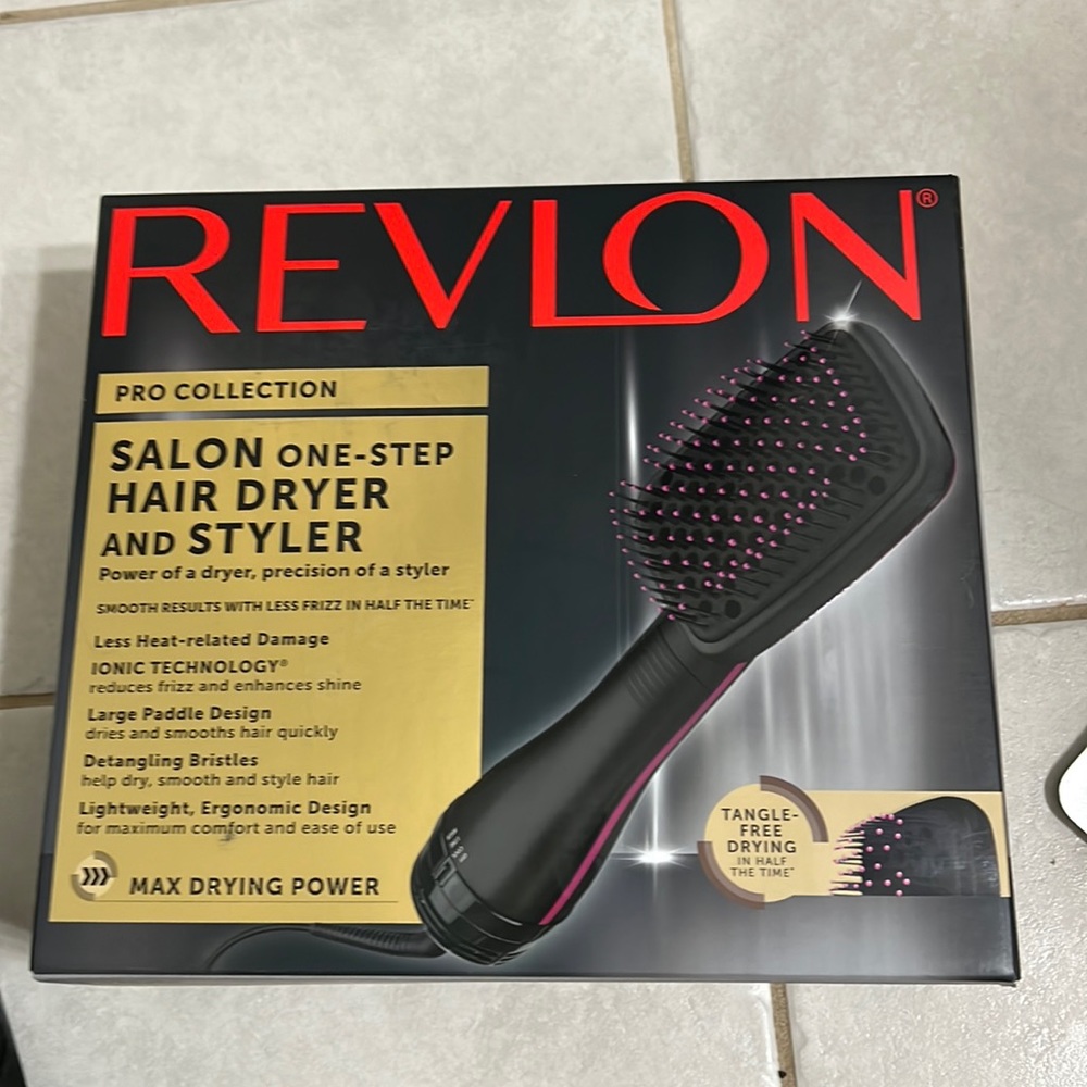 Revlon Salon One-Step Hair Dryer and Styler Brush